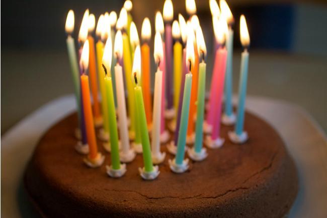 Qui connaît un bon pâtissier pour faire un gâteau d'anniversaire pas trop cher ?