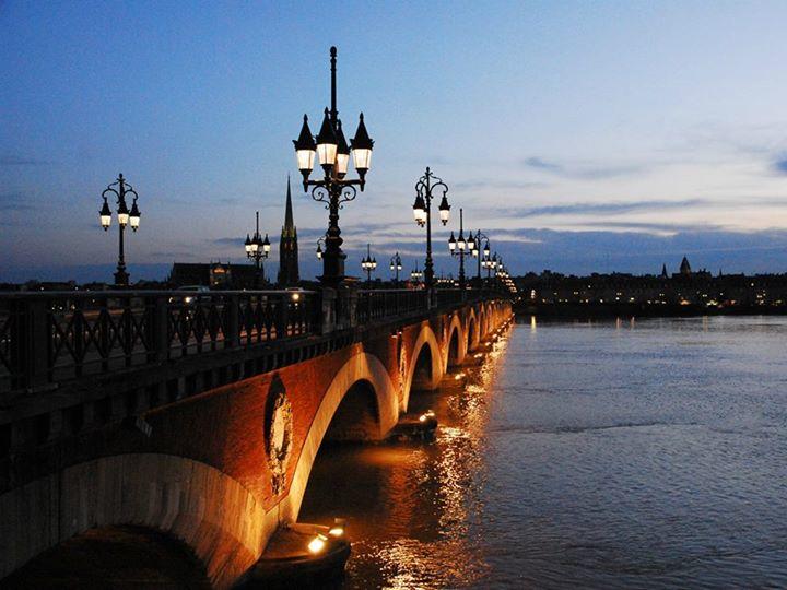 "J'ai toujours aimé Bordeaux. Sa position, son aspect, sa magnifique rade peuplée de mille vaisseaux, cette activité tout industrielle, ces physionomies à la fois vives, spirituelles, et si bonnes en même temps... Car le peuple de Bordeaux, comme sa haute classe, est remarquablement d'un caractère généreux."