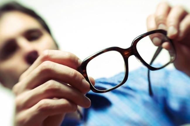 Qui connaît un TRES bon ophtalmo pour une opération de la myopie ? S'il est possible d'avoir une idée des tarifs, c'est encore mieux, merci !