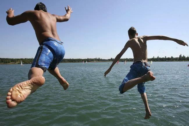 C'est le début de l'été ! Qui connaît un endroit sympa pour se baigner et se rafraîchir autour de Bordeaux ?
