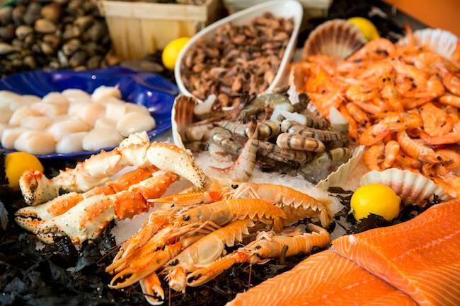 Qui connaît une EXCELLENTE poissonnerie à Bordeaux ? Les parents de mon copain débarquent pour les vacances et je veux absolument leur servir des produits de qualité !