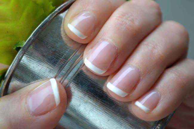 Qui connaît un bon prothésiste ongulaire pour pose de gel avec french sur ongles naturels ?