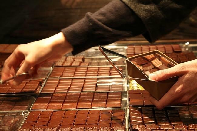 Je souhaiterais offrir les MEILLEURS chocolats de Bordeaux à ma famille pour Noël ! Auriez-vous un chocolatier à me recommander ? :)