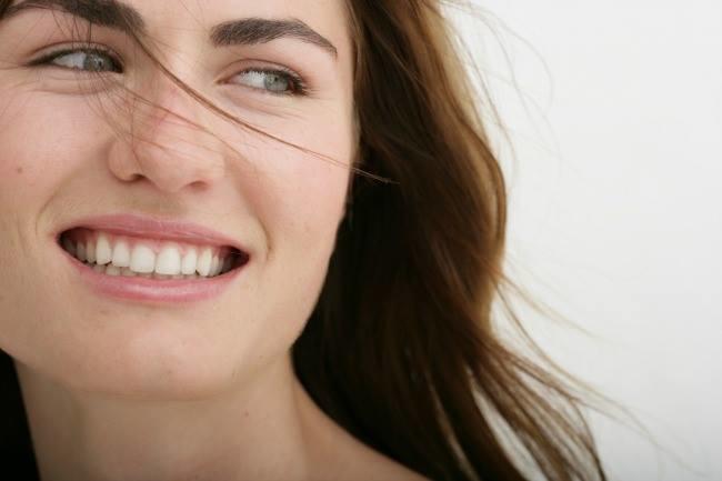 Qui connaît un bon dermatologue ou chirurgien plasticien pour faire des injections hyaluroniques ? C'est pour traiter les rides du des sillons nasogeniens sur le visage. Merci !