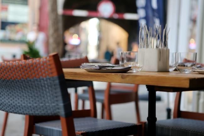 Qui connaît un bon resto à découvrir absolument à Bordeaux ? Un endroit un peu branché que l'on a plaisir à faire découvrir à ses amis. Merci !