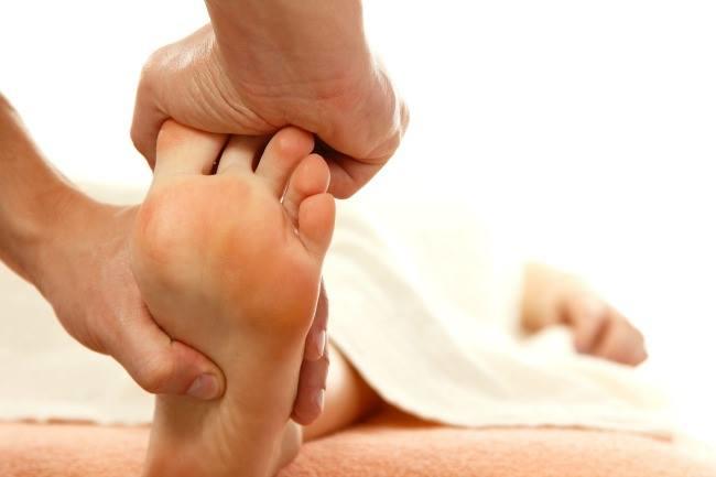 Qui connaît un spécialiste de la réflexologie plantaire ? J'aimerais me faire masser pour me détendre...