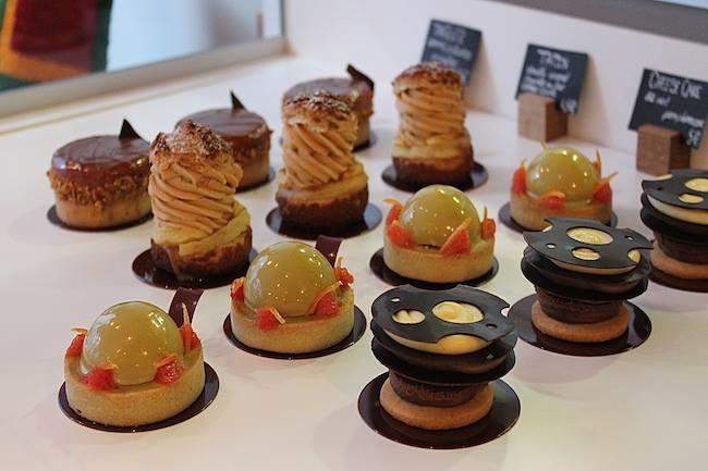 Qui connaît une bonne pâtisserie à Dijon qui propose des gâteaux originaux, autre que les classiques éclairs, religieuses ou choux chantilly ?