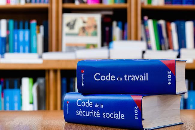 Qui connaît un bon avocat spécialisé en droit du travail et qui est reconnu dans sa profession ?