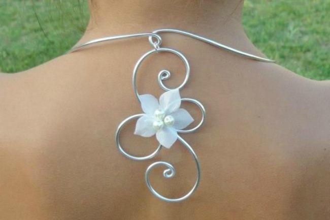 Qui connaît un magasin avec un large de choix de bijoux pour mariées ?