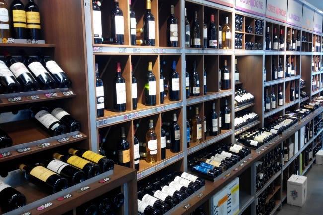 Qui connaît une boutique BIEN réputée à Dijon pour acheter de très bonnes bouteilles de vin, de rhum ou de whisky ? S'il ne devait en rester qu'une... C'est pour l'anniversaire de mon papa !