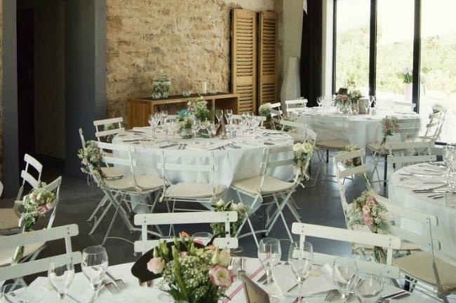 Quelles sont les plus belles salles de mariage à moins d'1h30 de route de Dijon ? Nous souhaitons trouver un endroit boisé avec un grand parc parfaitement entretenu et une salle très lumineuse. Racontez-nous vos expériences !