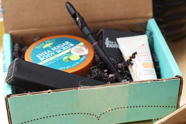 Qui connaît une bonne box beauté avec des nouveaux produits à recevoir à la maison tous les mois ?