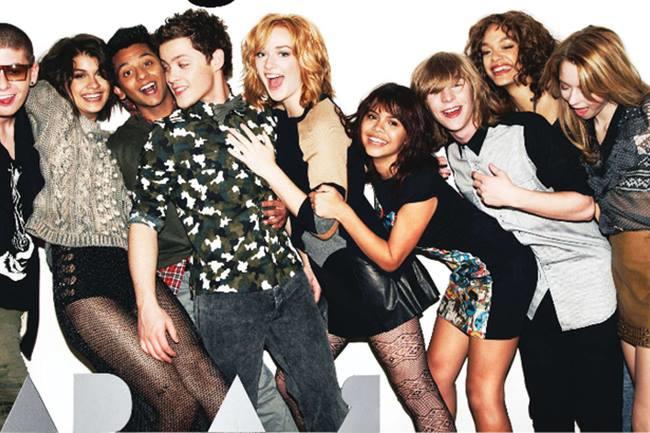 Qui connaît une bonne série ou un bon film du genre de "Skins" ?