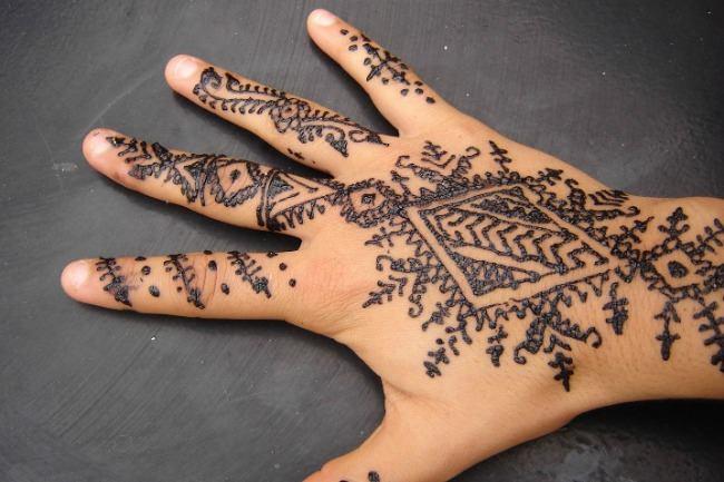 Bonjour ! Je recherche un magasin où je pourrai acheter du henné pour tatouage, de préférence en cône ? Merci pour votre aide, car je galère vraiment !