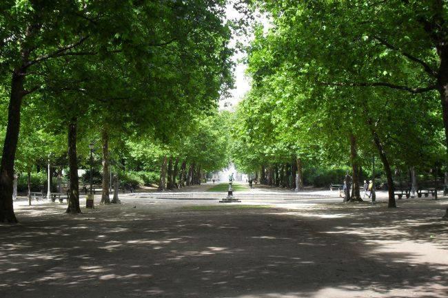 Qui connaît un parc où se poser et lire tranquillement ?