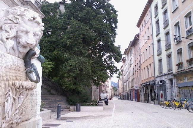 Qui connaît une bonne agence immobilière pour une location d'appartement ?