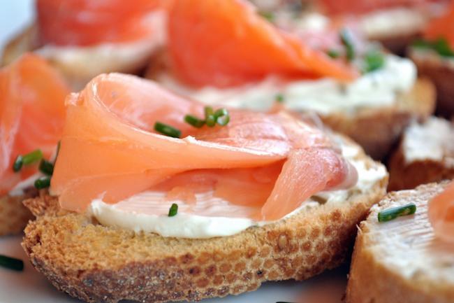 Qui connaît un endroit où l'on peut trouver du bon foie gras et du saumon fumé pour les fêtes ?