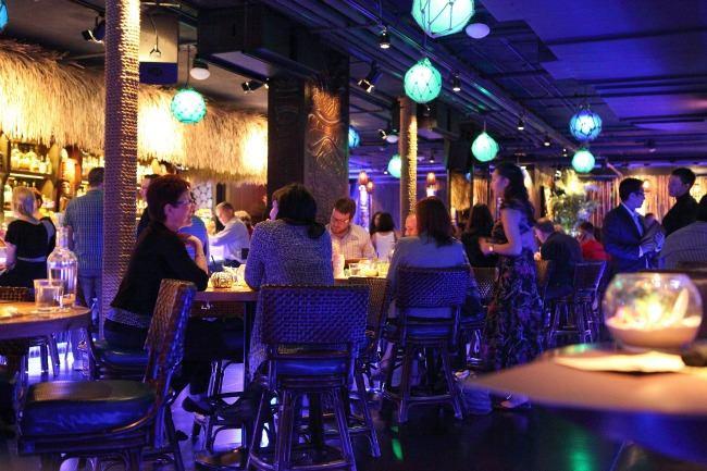 Quel est l'endroit le plus charmant à Grenoble pour un premier rencard ? Avec une ambiance calme pour discuter tranquillement mais pas trop non plus !