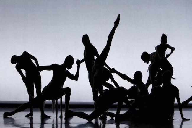 Qui connaît un bon club de danse contemporaine pour débutants sur Lille ou environs ? J'aimerais m'y mettre à la rentrée !