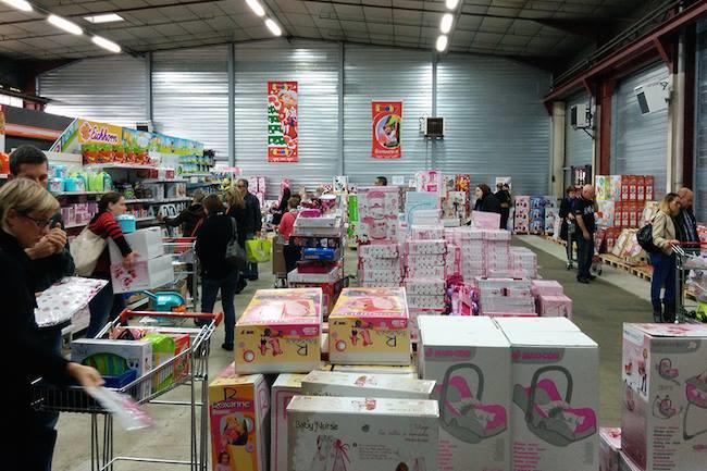 Qui connaît un bon magasin d'usine, où l'on trouve des marques à prix réduit ? Merci pour votre aide !