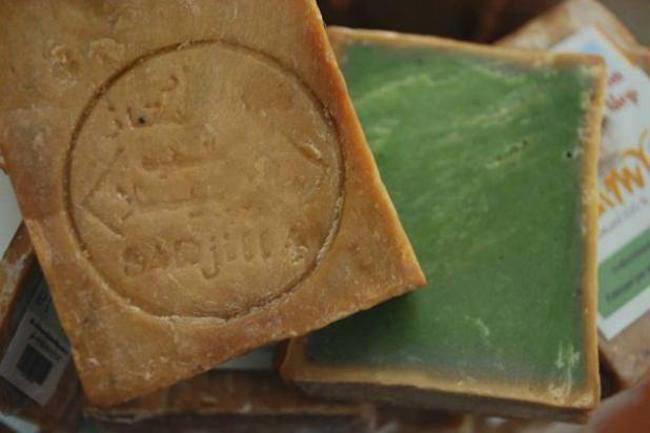 Qui connaît un bon magasin pour trouver du savon d'alep et de la pierre d'alun ?