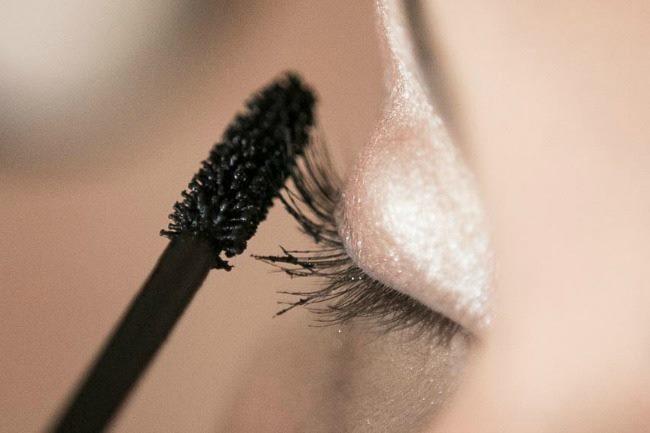 Qui connaît une maquilleuse pour mon mariage à la fin du mois d'août 2016 ? Je suis à la recherche d'une personne douée pour réaliser un maquillage naturel et pas trop voyant...