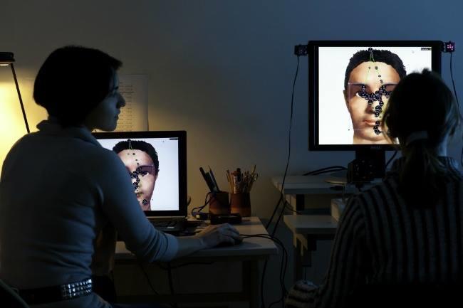 Un neurologue compétent pour un bilan complet de migraine à me conseiller ?