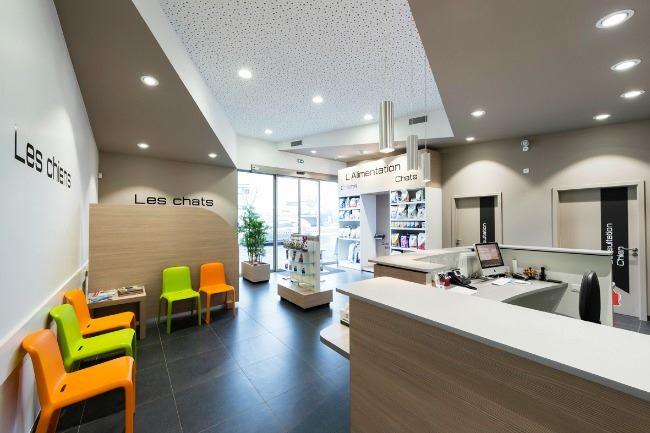 Qui connaît une très, très bonne clinique vétérinaire à Lyon ou à maximum une demi-heure de route ? Nous voulons vraiment un endroit au TOP avec l'équipement nécessaire en cas d'opération. Un grand merci.