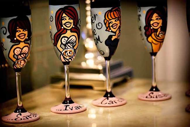 Qui connaît un bon resto où je pourrai passer une bonne soirée entre copines samedi soir ? Un lieu qui fait resto et où l'on peut aussi se déhancher.