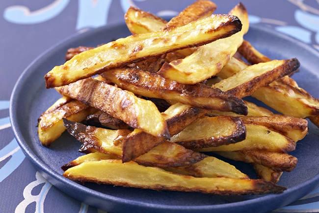 Je suis enceinte et j'ai une grosse envie... DE FRITES ! Pas n'importe lesquelles, des frites qui me rappellent mon enfance, et je suis frustrée de ne pas savoir en faire de vraies bonnes. Qui connaît LE meilleur endroit de Lyon où trouver des frites à l'ancienne ? Je me fiche de ce qu'il y a à manger avec, je veux les frites.