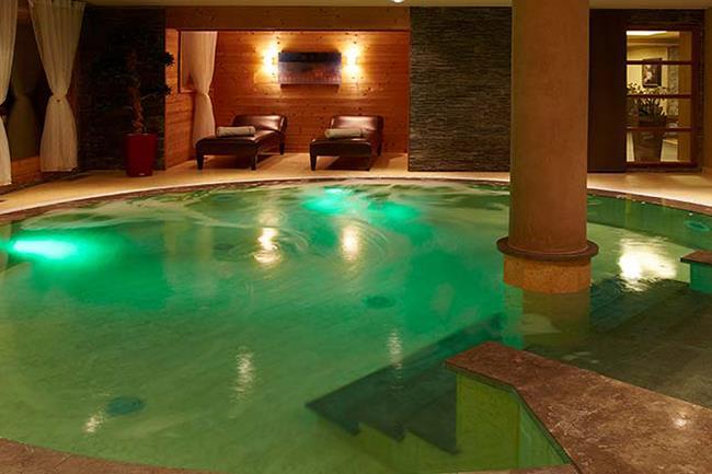 Qui connaît LE super combo pour un week-end relaxation ? C'est-à-dire un hôtel agréable avec un bon restaurant, et un spa dans l'établissement. Le tout du côté de Lyon ou dans une belle campagne genre Beaujolais, Ardèche. Il y a certainement des endroits exceptionnels...