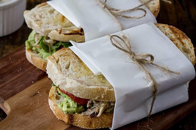 Qui connaît une bonne adresse pour manger des sandwiches de qualité et pas trop gras sur le temps de midi ?