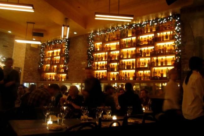 J'ai un rencard ce WE et je cherche un lieu qui sort de l'ordinaire à Lyon. Avec une table pour discuter tranquillement, un joli cadre et de la bonne musique pas assourdissante ! Où avez-vous passé un bon moment dernièrement ?