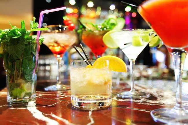 Où boire les MEILLEURS cocktails de Marseille ? Avec et sans alcool :-)