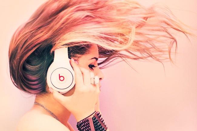 Pour un smartphone Android, quelle bonne application est INDISPENSABLE pour écouter de la musique ?