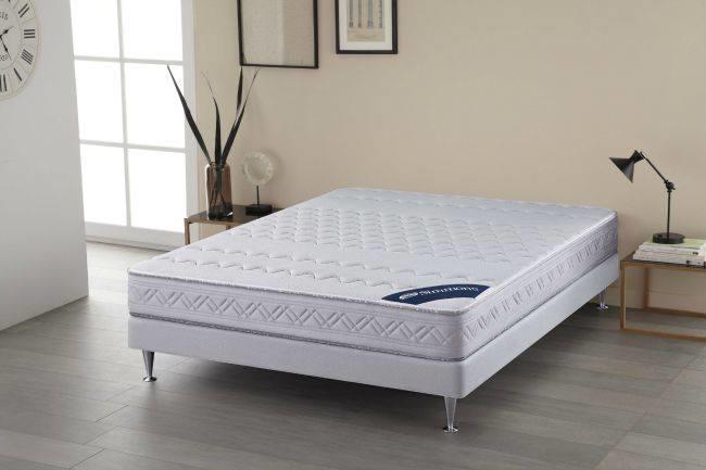 Qui connaît LE magasin dans lequel se rendre pour acheter un excellent matelas de bonne qualité ? Et si vous avez des conseils sur les modèles à choisir et à éviter, je suis preneuse !