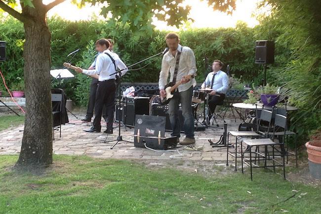 Qui connait un bon groupe de musique pour animer un apéritif de mariage sur région PACA ?