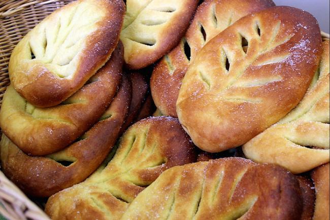 Qui connaît une boulangerie où trouver la MEILLEURE pompe à l'huile de Marseille ?