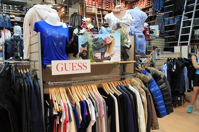 Qui connaît un bon magasin d'usine, où l'on trouve des marques à bon prix comme chez Usine Center à Paris ? Je suis preneuse des bonnes adresses, même des marchés ! Merci...