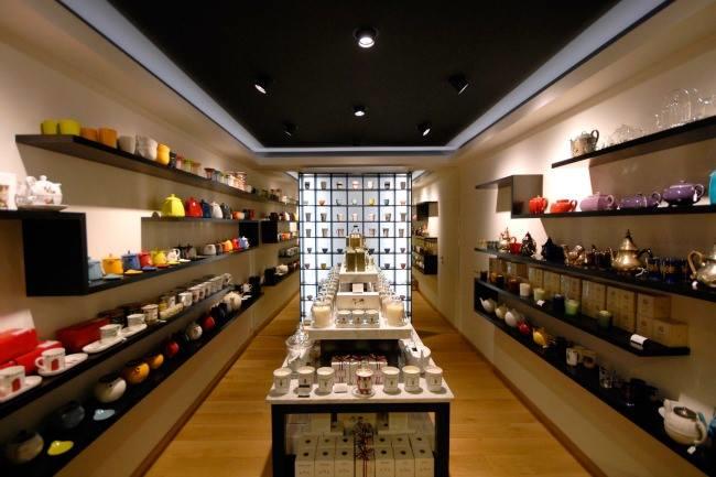 Qui connaît un magasin agréable où l'on vend du thé de qualité avec un vrai amour pour cette boisson que j'aime tant...