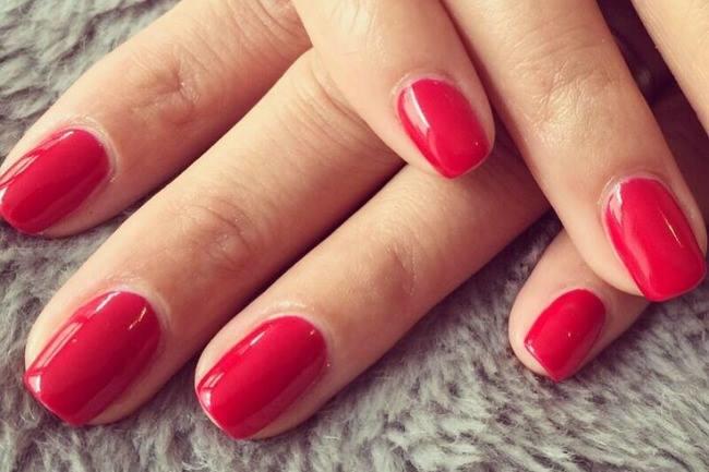 Qui connaît un institut sérieux et agréable pour la pose d'un vernis semi-permanent ? Merci pour votre aide et bonne semaine !