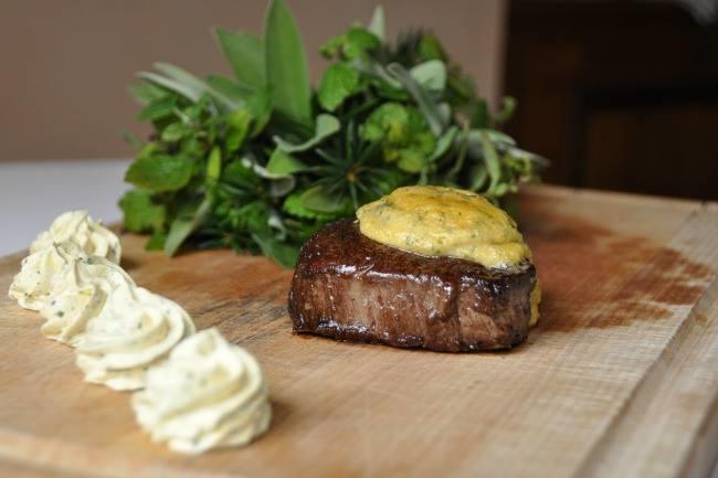 Quel est le meilleur restaurant à Marseille pour manger de la viande bien TENDRE et savoureuse ? C'est pour une soirée entre amis avec de grand amateurs dans le groupe...