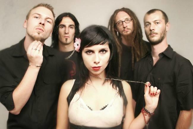 Qui connaît de bons groupes musicaux marseillais ? Avec du TALENT et un grand sens de la scène !