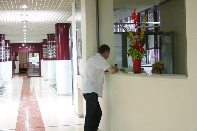 Qui connaît un ou une bonne obstétricienne qui travaille à Saint Joseph, avec un EXCELLENT relationnel ? Lorsque je parle au mien, je n'ai pas toujours l'impression d'être entendue...