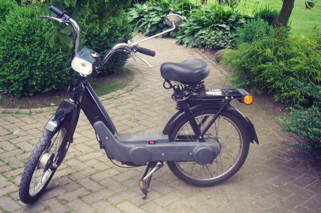 Qui connaît un mécanicien compétent, assez passionné pour avoir envie de redonner vie à un vélomoteur (ciao de piaggio) des années 70 en parfait état mais qui n'a plus roulé depuis 35 ans !