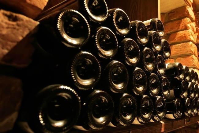 Qui connaît un endroit où acheter de très bonnes bouteilles de vin ou de rhum pour en mettre plein la vue à beau-papa que je vais rencontrer pour la première fois ?