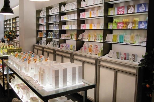 Qui connaît une parfumerie de qualité à Marseille pour faire un joli cadeau à mon compagnon ?