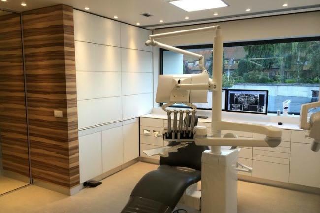 Qui connaît un dentiste très qualifié pour des problèmes d'occlusions dentaires ?