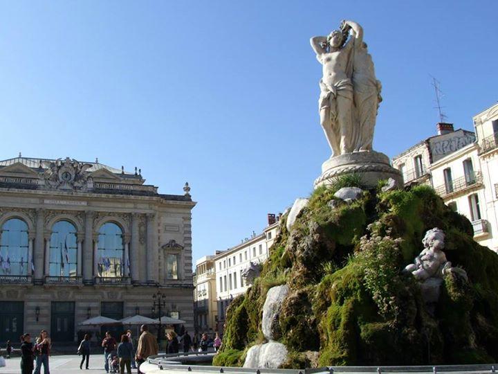 « La ville où le soleil ne se couche jamais »