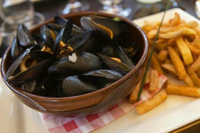 Je cherche un bon plat de moules-frites. Plutôt du côté Palavas. Des bonnes adresses ?